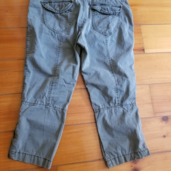 Fake and Fusion High Rise Capri Pants. Size 32M - Picture 2 of 11